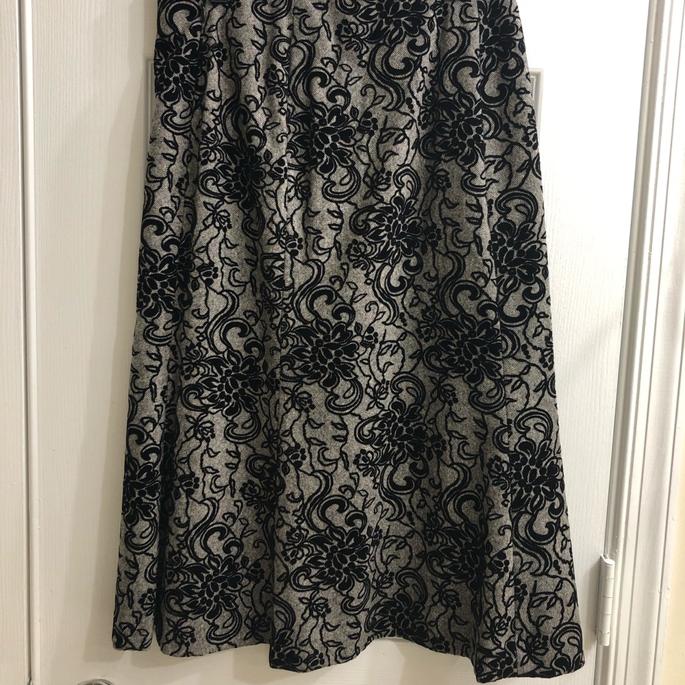 Loft skirt size 2